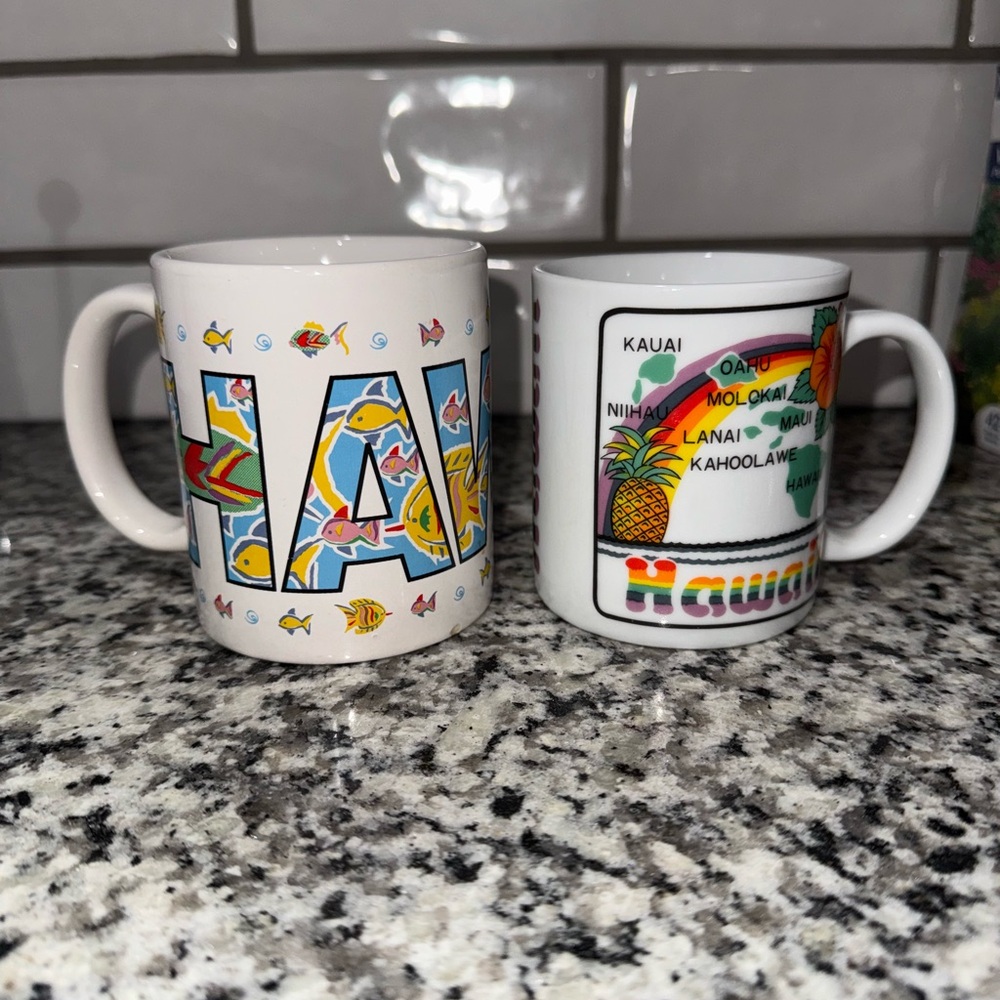 Hawaii Souvenir Mugs, set of‎ 2